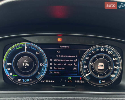 Серый Фольксваген e-Golf, объемом двигателя 0 л и пробегом 91 тыс. км за 15099 $, фото 61 на Automoto.ua