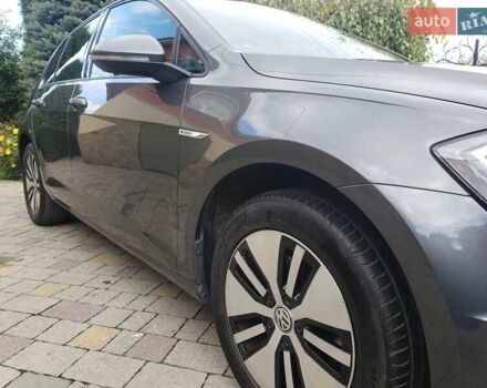 Серый Фольксваген e-Golf, объемом двигателя 0 л и пробегом 65 тыс. км за 13950 $, фото 28 на Automoto.ua