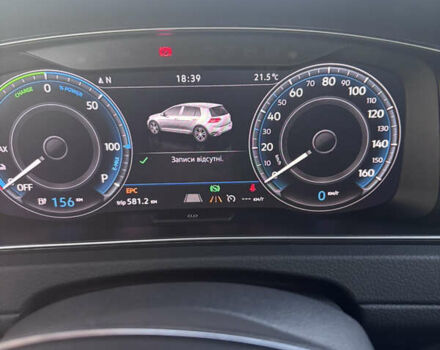 Серый Фольксваген e-Golf, объемом двигателя 0 л и пробегом 93 тыс. км за 15000 $, фото 20 на Automoto.ua