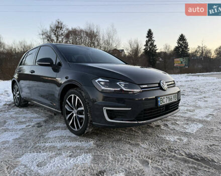 Серый Фольксваген e-Golf, объемом двигателя 0 л и пробегом 66 тыс. км за 13900 $, фото 2 на Automoto.ua