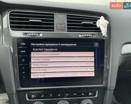 Серый Фольксваген e-Golf, объемом двигателя 0 л и пробегом 84 тыс. км за 15600 $, фото 55 на Automoto.ua