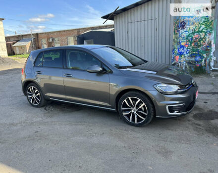 Серый Фольксваген e-Golf, объемом двигателя 0 л и пробегом 61 тыс. км за 15200 $, фото 7 на Automoto.ua