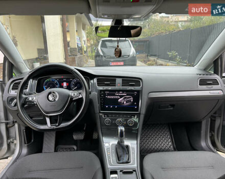 Серый Фольксваген e-Golf, объемом двигателя 0 л и пробегом 104 тыс. км за 13900 $, фото 8 на Automoto.ua