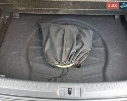 Серый Фольксваген e-Golf, объемом двигателя 0 л и пробегом 65 тыс. км за 13950 $, фото 73 на Automoto.ua