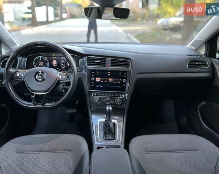 Сірий Фольксваген e-Golf, об'ємом двигуна 0 л та пробігом 141 тис. км за 13950 $, фото 11 на Automoto.ua