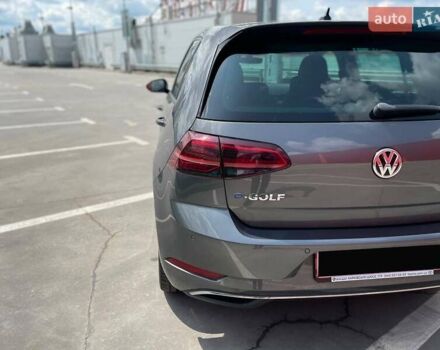 Серый Фольксваген e-Golf, объемом двигателя 0 л и пробегом 123 тыс. км за 12900 $, фото 11 на Automoto.ua