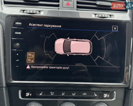 Серый Фольксваген e-Golf, объемом двигателя 0 л и пробегом 91 тыс. км за 15099 $, фото 73 на Automoto.ua