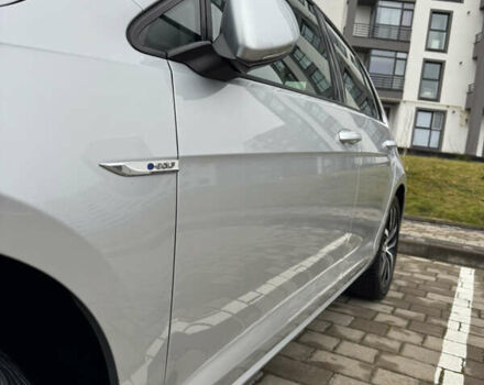 Серый Фольксваген e-Golf, объемом двигателя 0 л и пробегом 91 тыс. км за 15099 $, фото 27 на Automoto.ua