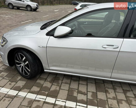 Серый Фольксваген e-Golf, объемом двигателя 0 л и пробегом 91 тыс. км за 15099 $, фото 10 на Automoto.ua
