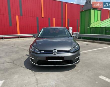 Серый Фольксваген e-Golf, объемом двигателя 0 л и пробегом 123 тыс. км за 12900 $, фото 1 на Automoto.ua