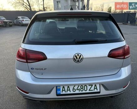 Серый Фольксваген e-Golf, объемом двигателя 0 л и пробегом 152 тыс. км за 12499 $, фото 5 на Automoto.ua