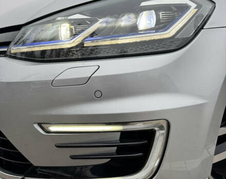 Серый Фольксваген e-Golf, объемом двигателя 0 л и пробегом 91 тыс. км за 15099 $, фото 6 на Automoto.ua