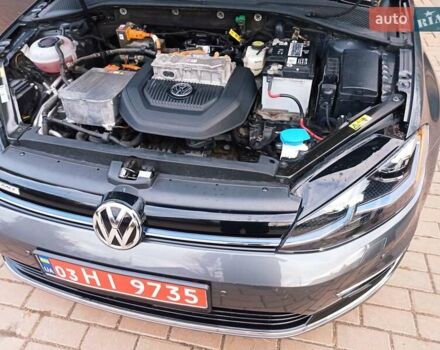 Серый Фольксваген e-Golf, объемом двигателя 0 л и пробегом 96 тыс. км за 11900 $, фото 24 на Automoto.ua
