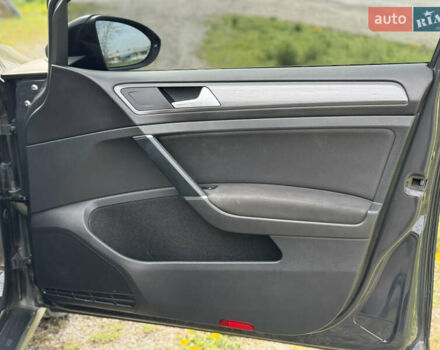 Серый Фольксваген e-Golf, объемом двигателя 0 л и пробегом 79 тыс. км за 12500 $, фото 21 на Automoto.ua