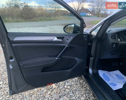 Серый Фольксваген e-Golf, объемом двигателя 0 л и пробегом 127 тыс. км за 11950 $, фото 32 на Automoto.ua