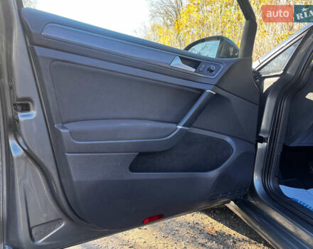 Серый Фольксваген e-Golf, объемом двигателя 0 л и пробегом 127 тыс. км за 11950 $, фото 47 на Automoto.ua