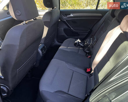 Серый Фольксваген e-Golf, объемом двигателя 0 л и пробегом 127 тыс. км за 11950 $, фото 45 на Automoto.ua