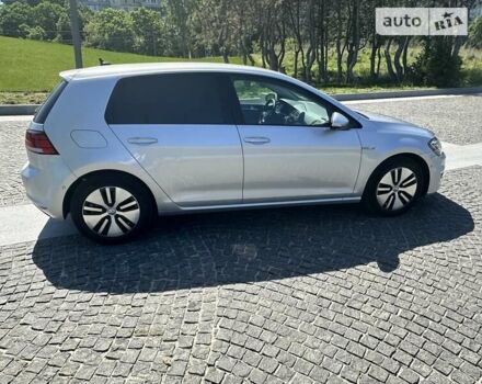 Серый Фольксваген e-Golf, объемом двигателя 0 л и пробегом 42 тыс. км за 21000 $, фото 4 на Automoto.ua