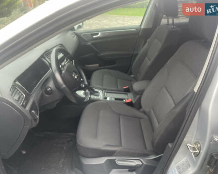 Серый Фольксваген e-Golf, объемом двигателя 0 л и пробегом 31 тыс. км за 25000 $, фото 7 на Automoto.ua