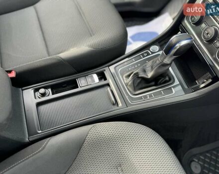 Серый Фольксваген e-Golf, объемом двигателя 0 л и пробегом 100 тыс. км за 12300 $, фото 39 на Automoto.ua