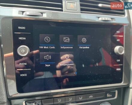 Серый Фольксваген e-Golf, объемом двигателя 0 л и пробегом 123 тыс. км за 12900 $, фото 40 на Automoto.ua