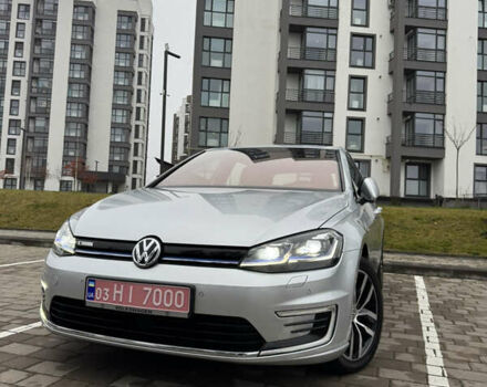 Серый Фольксваген e-Golf, объемом двигателя 0 л и пробегом 91 тыс. км за 15099 $, фото 1 на Automoto.ua