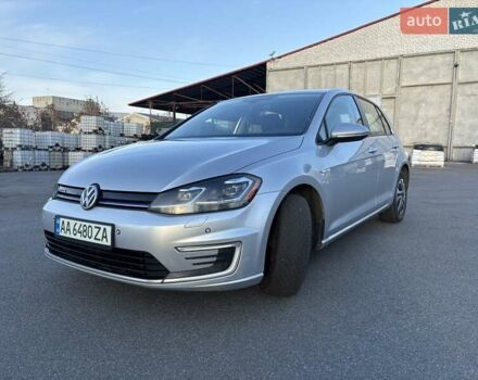 Серый Фольксваген e-Golf, объемом двигателя 0 л и пробегом 152 тыс. км за 12499 $, фото 4 на Automoto.ua