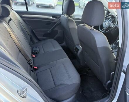 Серый Фольксваген e-Golf, объемом двигателя 0 л и пробегом 152 тыс. км за 12499 $, фото 10 на Automoto.ua