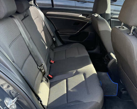 Серый Фольксваген e-Golf, объемом двигателя 0 л и пробегом 79 тыс. км за 12500 $, фото 13 на Automoto.ua