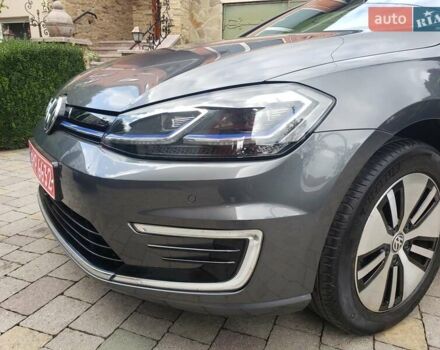 Серый Фольксваген e-Golf, объемом двигателя 0 л и пробегом 65 тыс. км за 13950 $, фото 36 на Automoto.ua