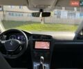 Серый Фольксваген e-Golf, объемом двигателя 0 л и пробегом 58 тыс. км за 19700 $, фото 32 на Automoto.ua