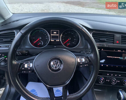 Серый Фольксваген e-Golf, объемом двигателя 0 л и пробегом 127 тыс. км за 11950 $, фото 30 на Automoto.ua