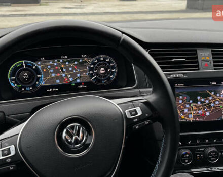 Серый Фольксваген e-Golf, объемом двигателя 0 л и пробегом 42 тыс. км за 14700 $, фото 14 на Automoto.ua