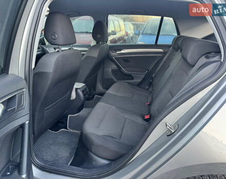 Серый Фольксваген e-Golf, объемом двигателя 0 л и пробегом 90 тыс. км за 14500 $, фото 8 на Automoto.ua