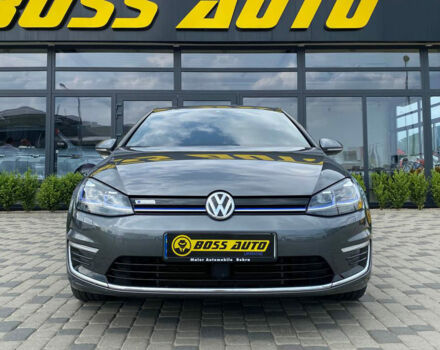 Серый Фольксваген e-Golf, объемом двигателя 36 л и пробегом 56 тыс. км за 17800 $, фото 7 на Automoto.ua