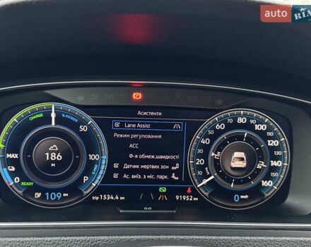 Серый Фольксваген e-Golf, объемом двигателя 0 л и пробегом 91 тыс. км за 15099 $, фото 60 на Automoto.ua