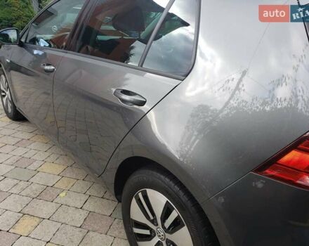 Серый Фольксваген e-Golf, объемом двигателя 0 л и пробегом 65 тыс. км за 13950 $, фото 11 на Automoto.ua