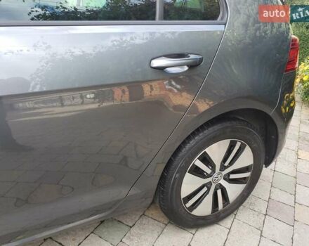 Серый Фольксваген e-Golf, объемом двигателя 0 л и пробегом 65 тыс. км за 13950 $, фото 6 на Automoto.ua