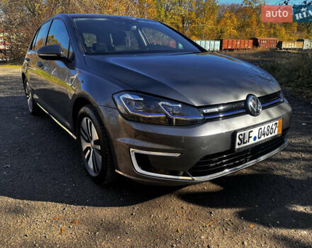 Серый Фольксваген e-Golf, объемом двигателя 0 л и пробегом 127 тыс. км за 11950 $, фото 4 на Automoto.ua