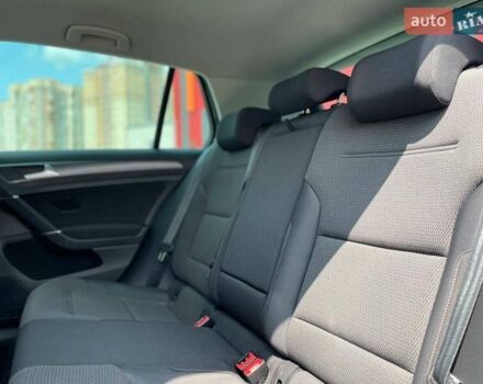 Серый Фольксваген e-Golf, объемом двигателя 0 л и пробегом 123 тыс. км за 12900 $, фото 21 на Automoto.ua