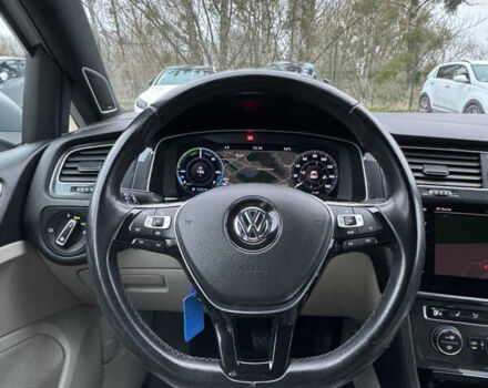 Серый Фольксваген e-Golf, объемом двигателя 0 л и пробегом 91 тыс. км за 15099 $, фото 50 на Automoto.ua