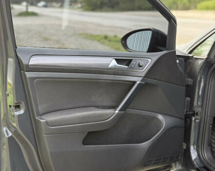 Серый Фольксваген e-Golf, объемом двигателя 0 л и пробегом 79 тыс. км за 12500 $, фото 19 на Automoto.ua