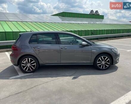 Серый Фольксваген e-Golf, объемом двигателя 0 л и пробегом 123 тыс. км за 12900 $, фото 3 на Automoto.ua