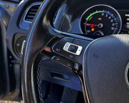Серый Фольксваген e-Golf, объемом двигателя 0 л и пробегом 127 тыс. км за 11950 $, фото 53 на Automoto.ua