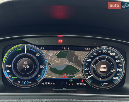 Серый Фольксваген e-Golf, объемом двигателя 0 л и пробегом 91 тыс. км за 15099 $, фото 62 на Automoto.ua