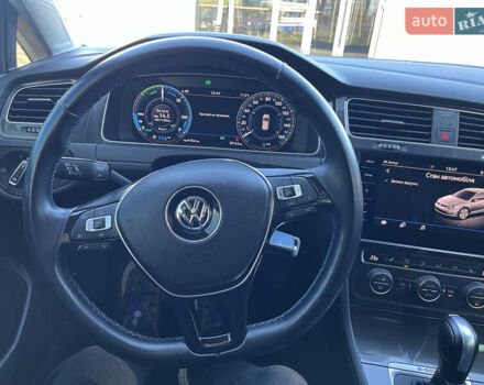 Сірий Фольксваген e-Golf, об'ємом двигуна 0 л та пробігом 39 тис. км за 17200 $, фото 11 на Automoto.ua