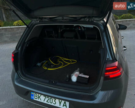 Сірий Фольксваген e-Golf, об'ємом двигуна 0 л та пробігом 202 тис. км за 13000 $, фото 10 на Automoto.ua