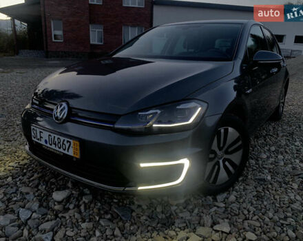Серый Фольксваген e-Golf, объемом двигателя 0 л и пробегом 127 тыс. км за 11950 $, фото 26 на Automoto.ua
