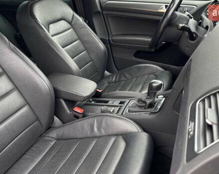 Серый Фольксваген e-Golf, объемом двигателя 0 л и пробегом 127 тыс. км за 14200 $, фото 10 на Automoto.ua