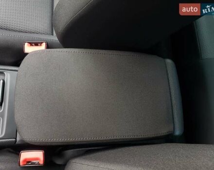 Серый Фольксваген e-Golf, объемом двигателя 0 л и пробегом 65 тыс. км за 13950 $, фото 67 на Automoto.ua